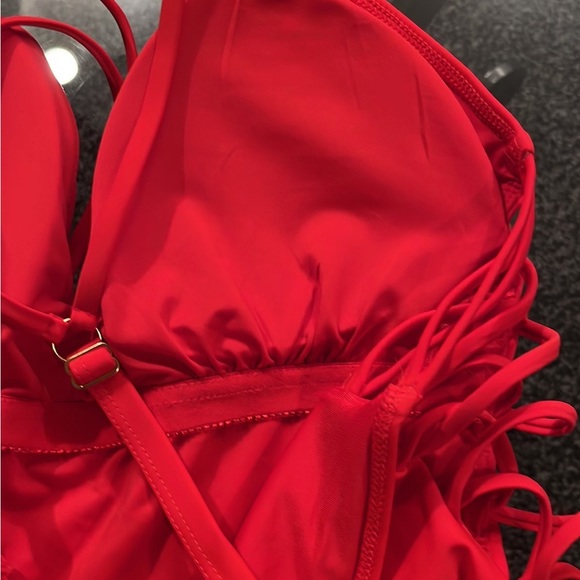 Sexy Cutout Swimsuit - Picture 5 of 6